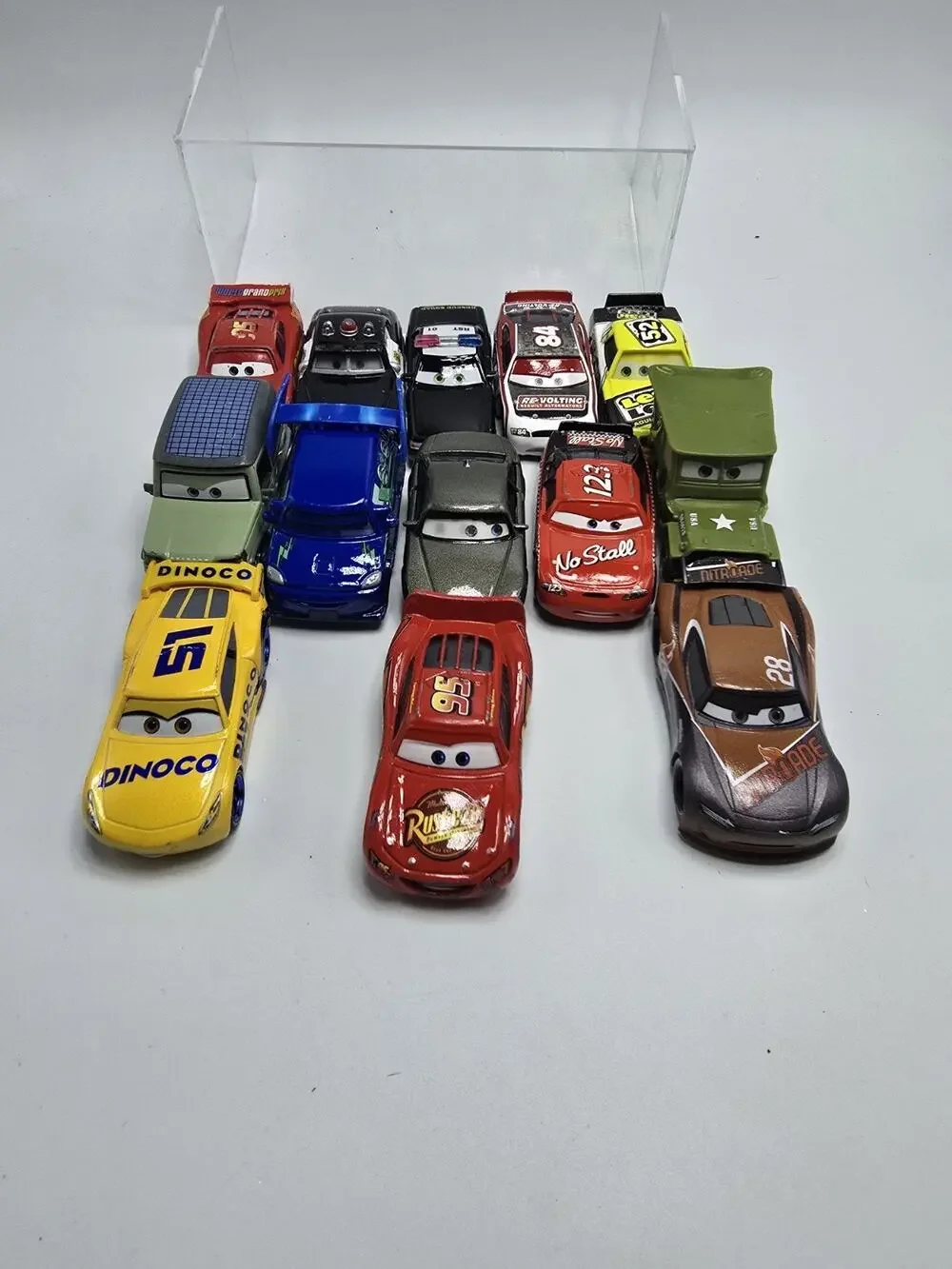 Disney/Pixar Cars Die Cast Toy Car Lot Lighting McQueen